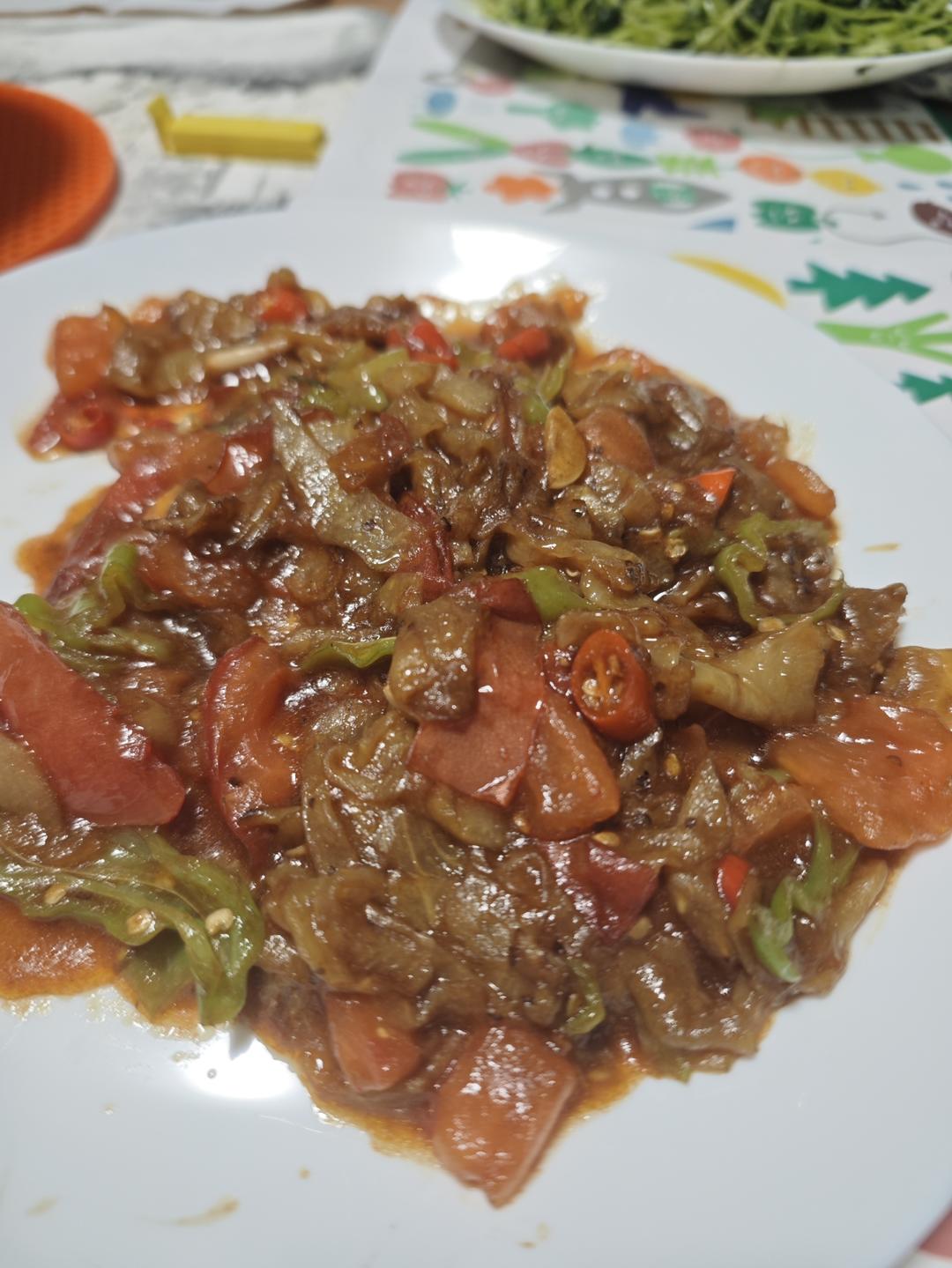 红烧茄子（佐西红柿尖椒）