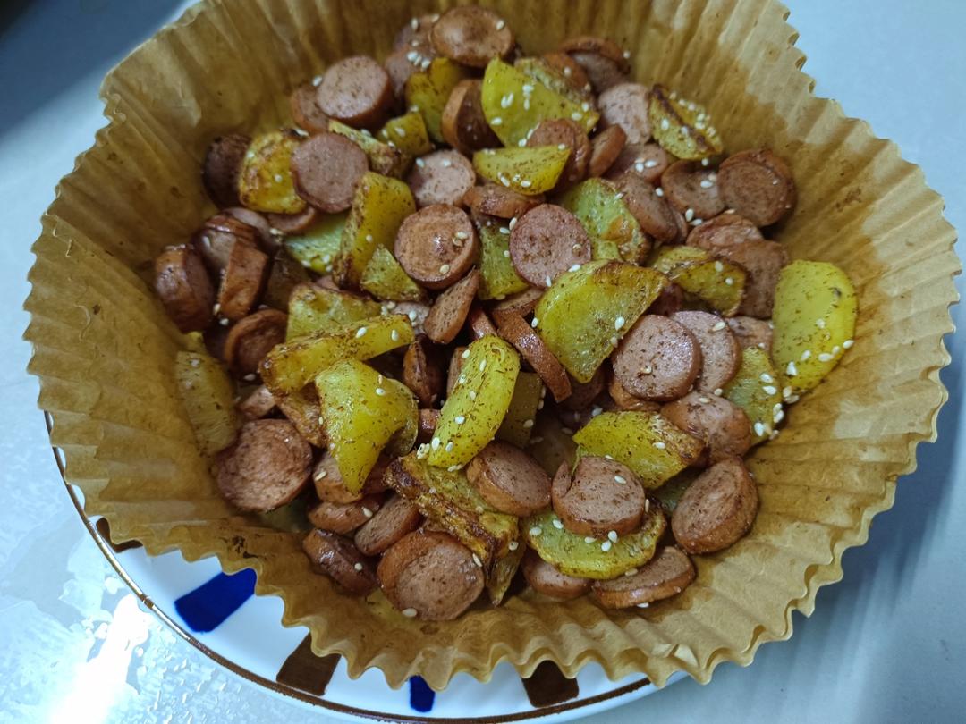 空气炸锅 孜然土豆香肠