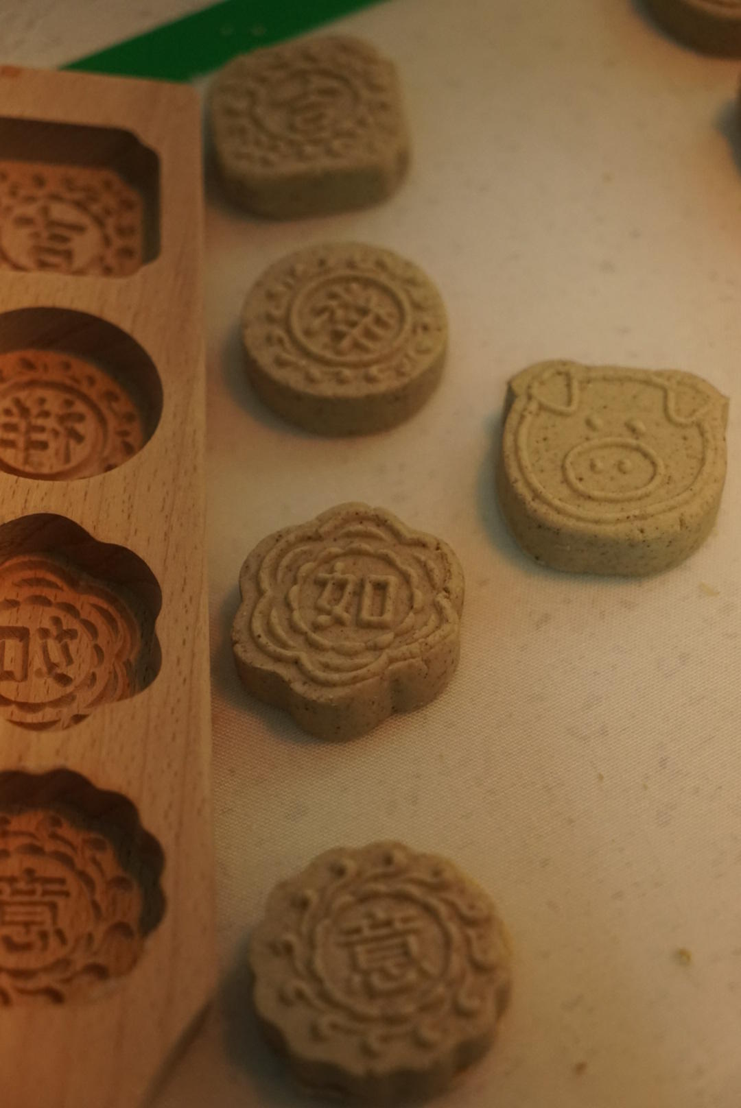 一块糕的百年医案和猪年吉祥