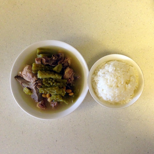 苦瓜黄豆排骨汤