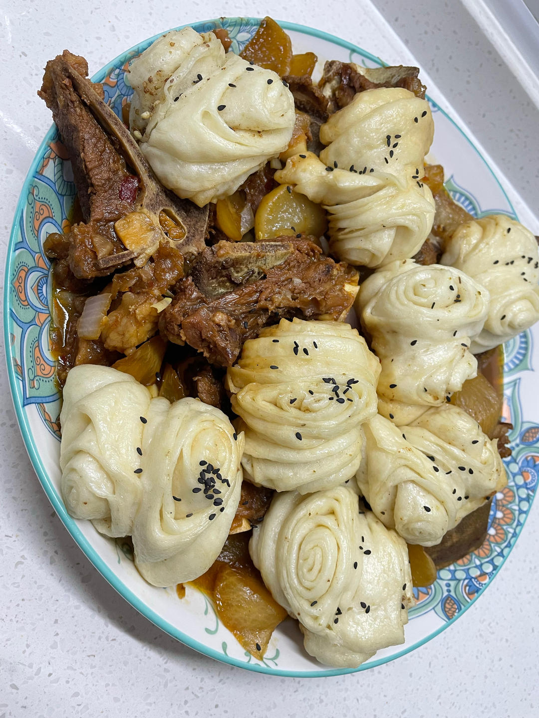 铁锅炖+花卷