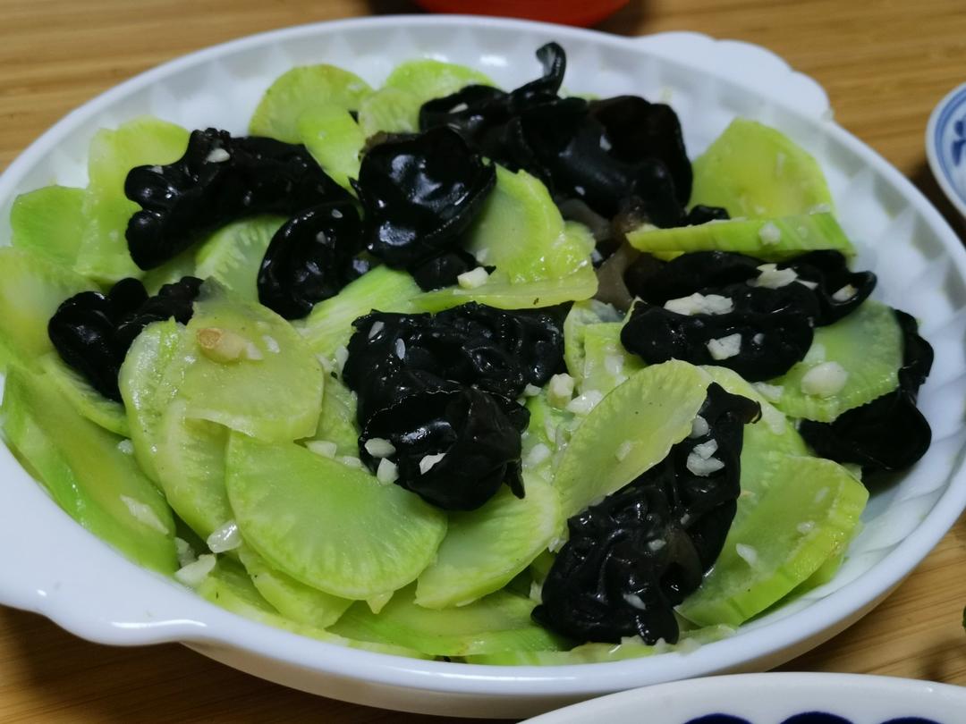 清炒莴笋炒木耳