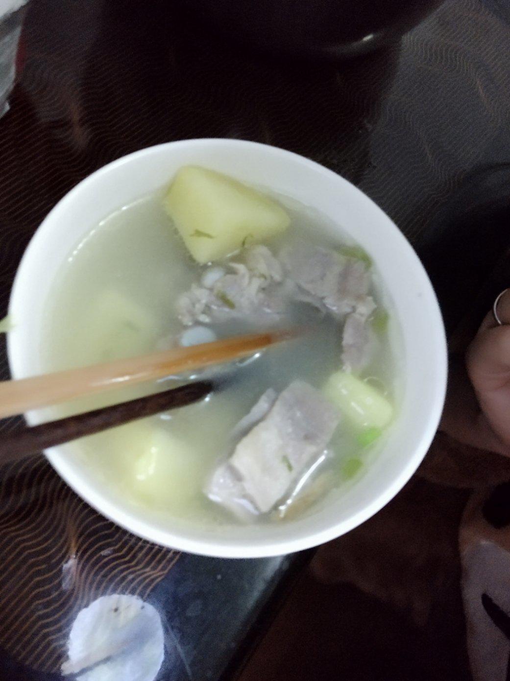 土豆排骨汤