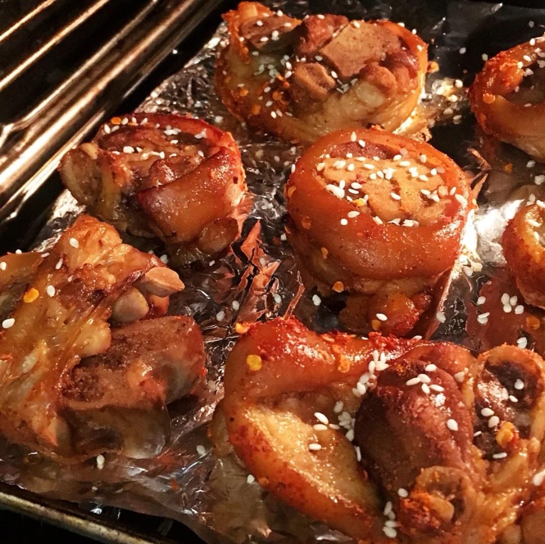 香酥烤猪蹄