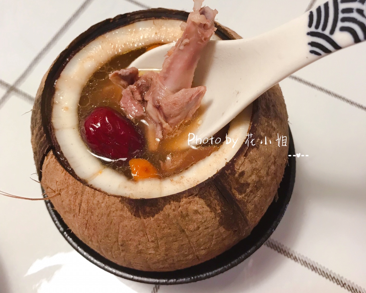 原盅椰子炖乳鸽汤的做法