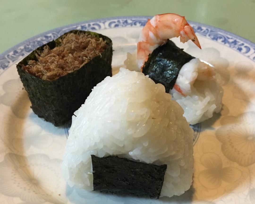 肉松寿司和饭团的做法