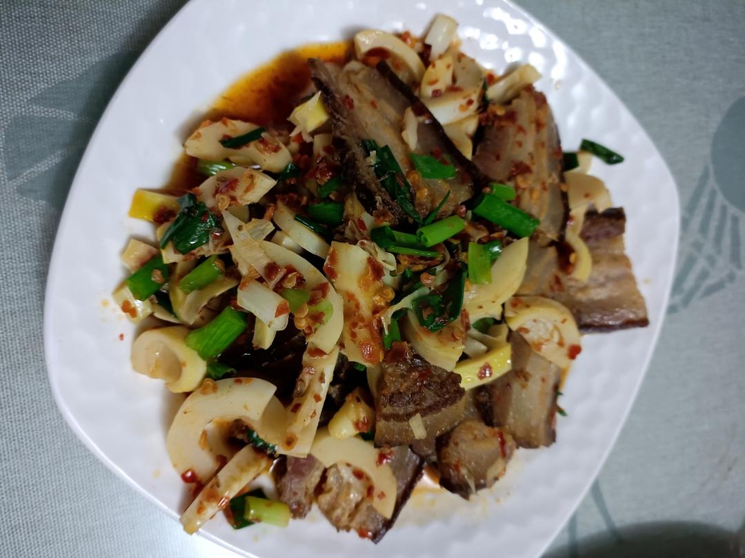 腊肉炒春笋