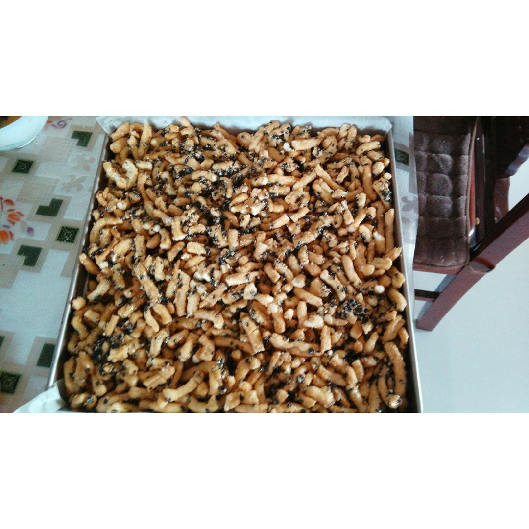 （视频食谱）自制沙琪玛／萨其马