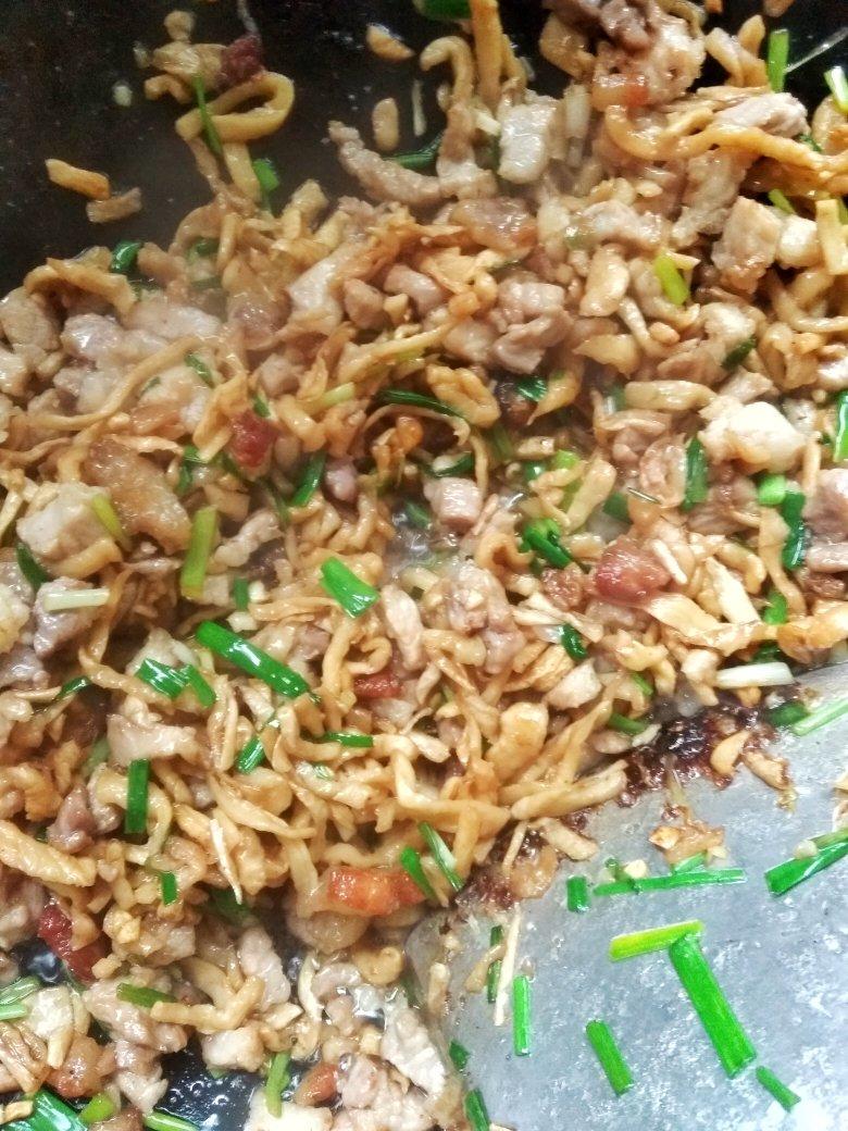 五花肉萝卜干包子