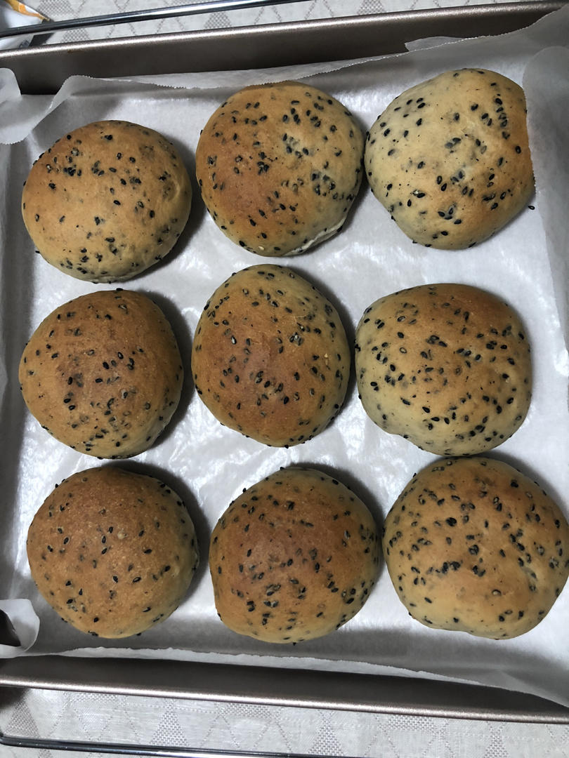 双倍黑芝麻餐包