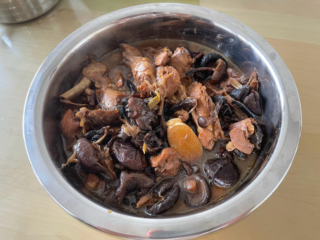 小鸡炖蘑菇(注意一步操作就香气沁人)