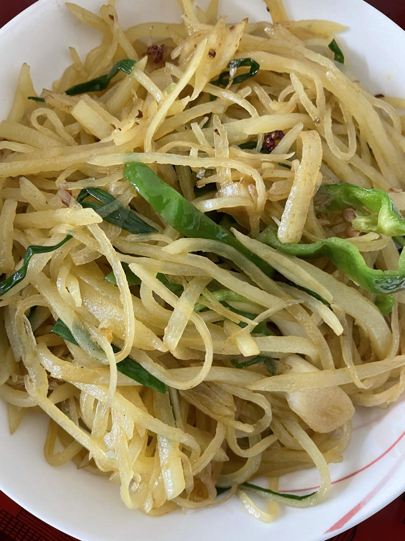 厨师长教你：“炝炒土豆丝”的家常做法，口感爽脆
