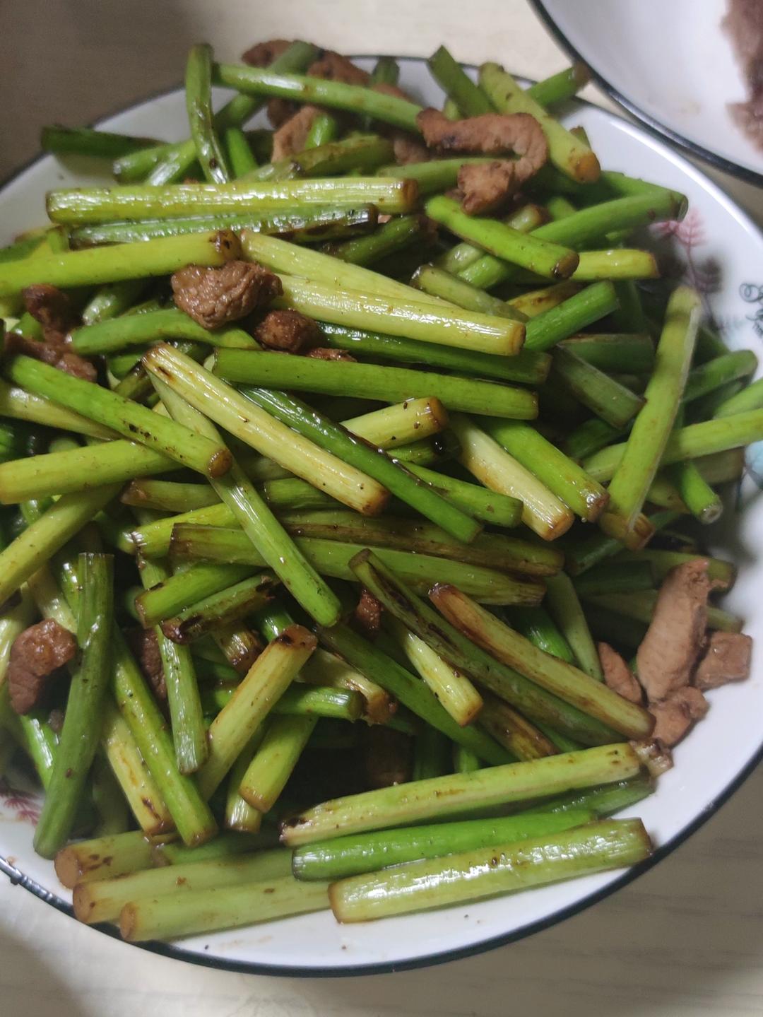 简单易做的下饭菜－蒜苔炒肉