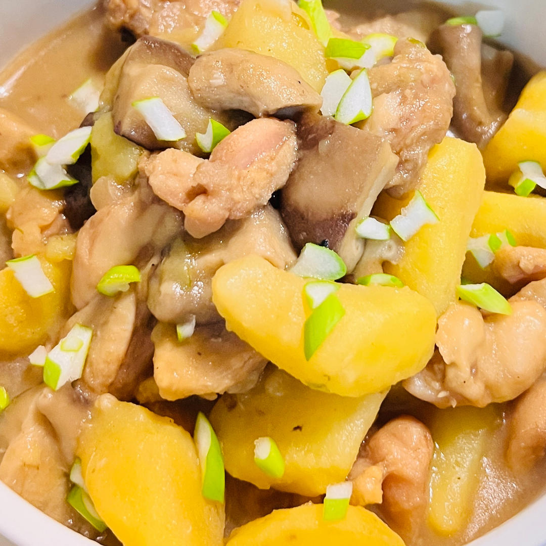 超级下饭土豆香菇炖鸡腿