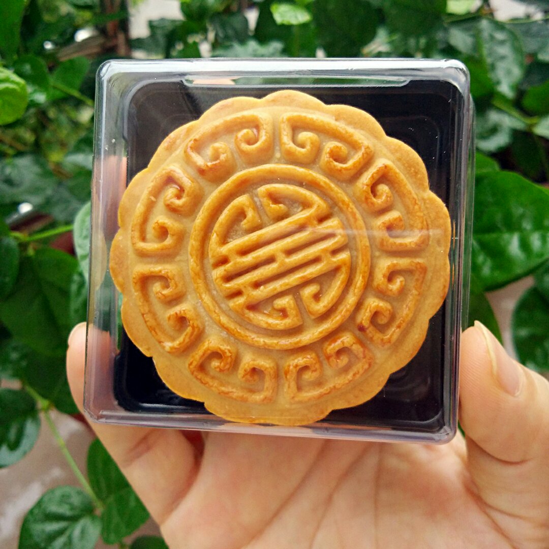 广式月饼—蛋黄莲蓉月饼