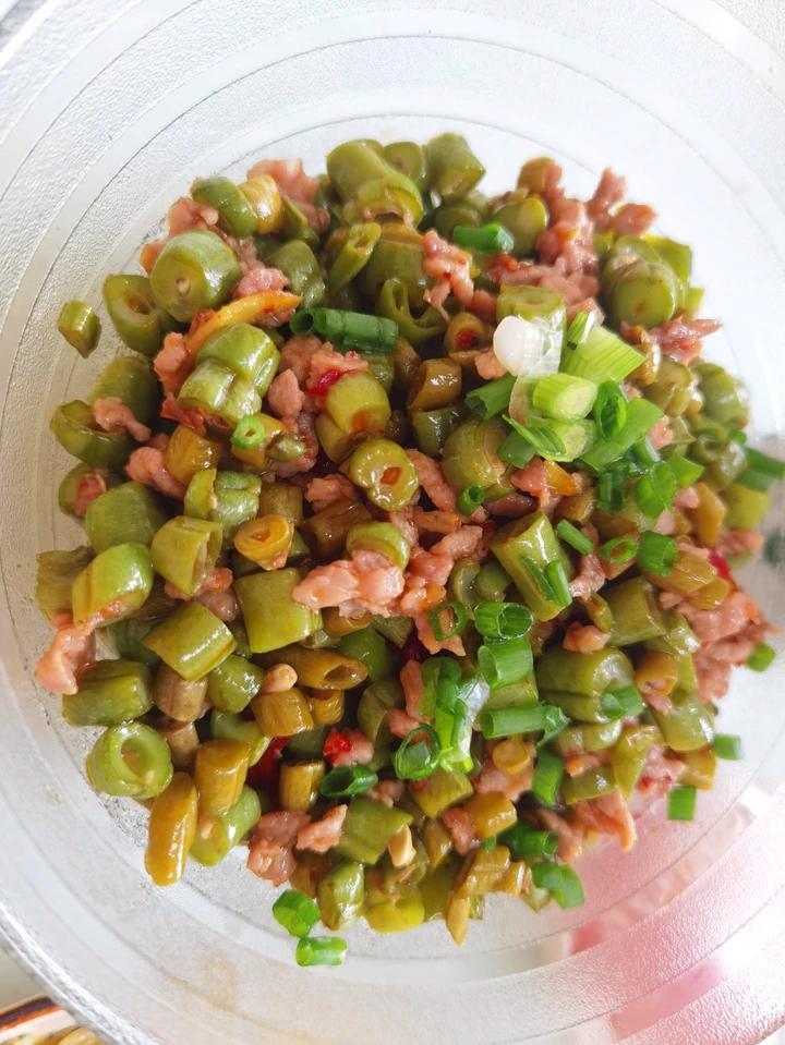 酸豆角炒肉末