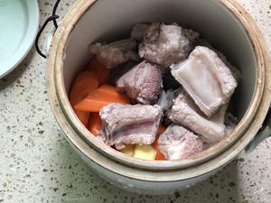 超好喝的海带排骨汤的做法 步骤2
