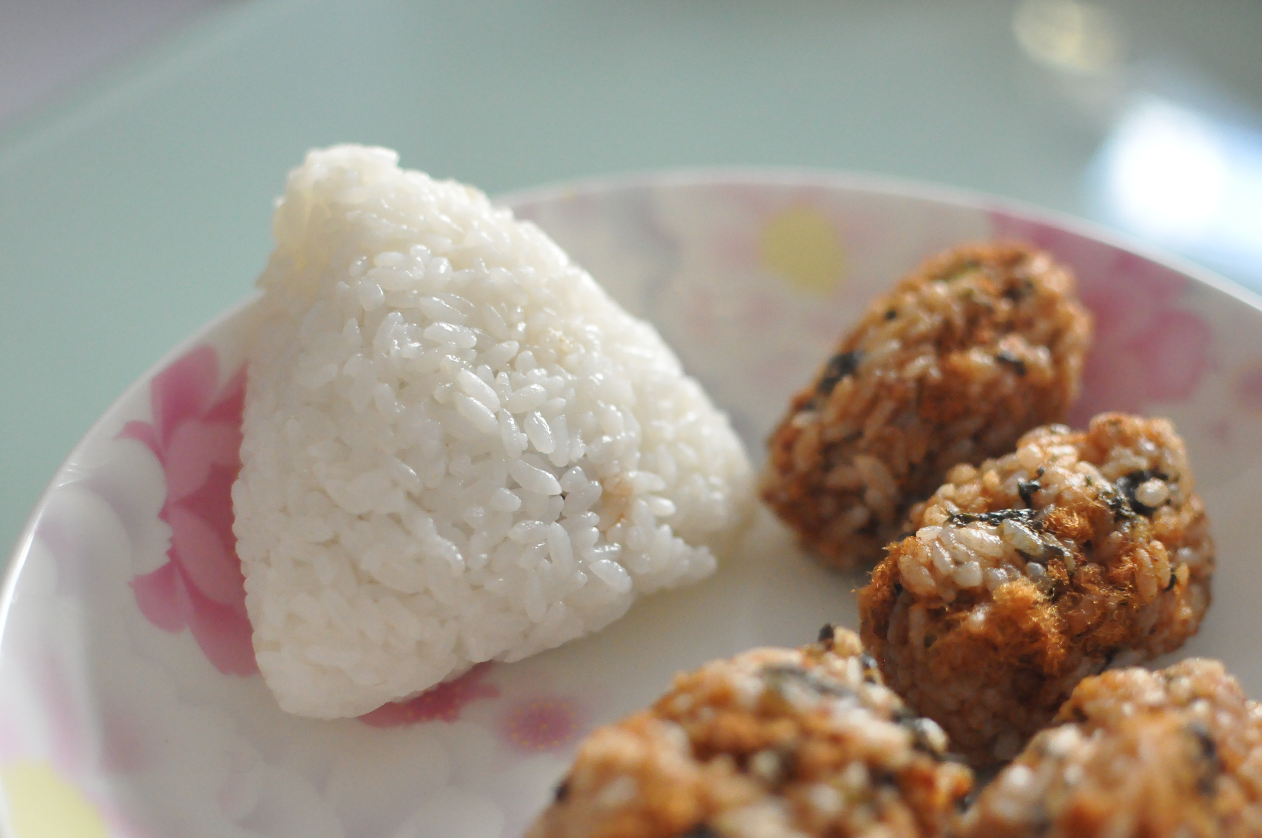 海苔肉松饭团
