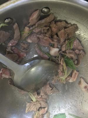 木耳炒牛肉（亚麻籽油）的做法 步骤5