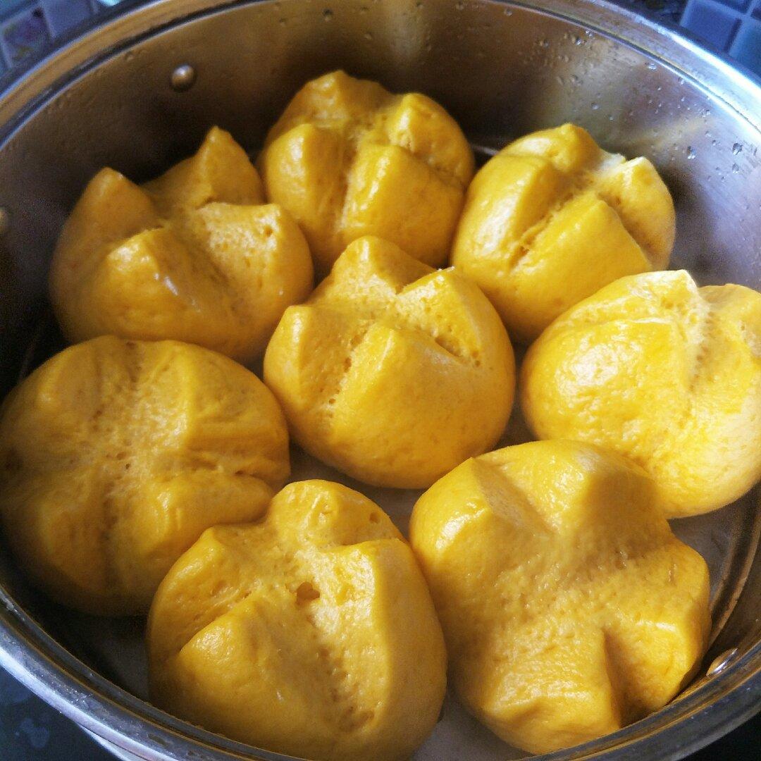 蓝色思念小何做的南瓜开花馒头