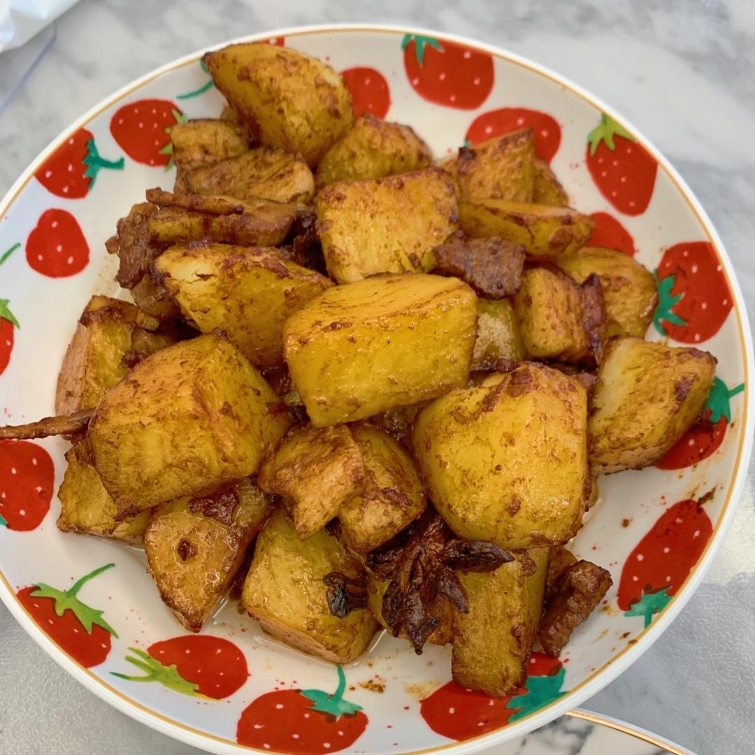 五花肉炖芸豆土豆￨好吃到流泪