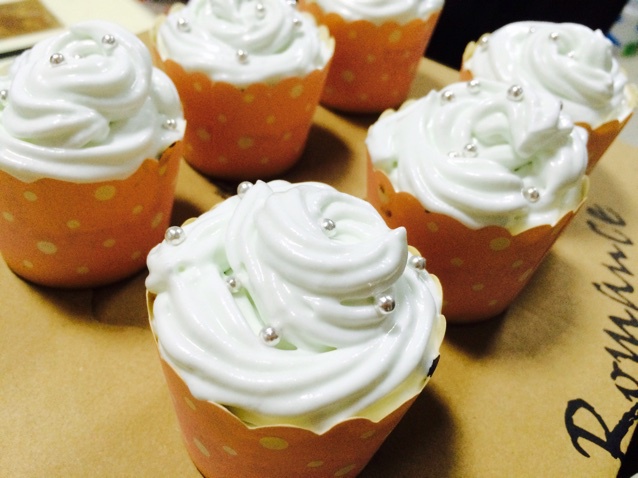 鲜奶油纸杯蛋糕