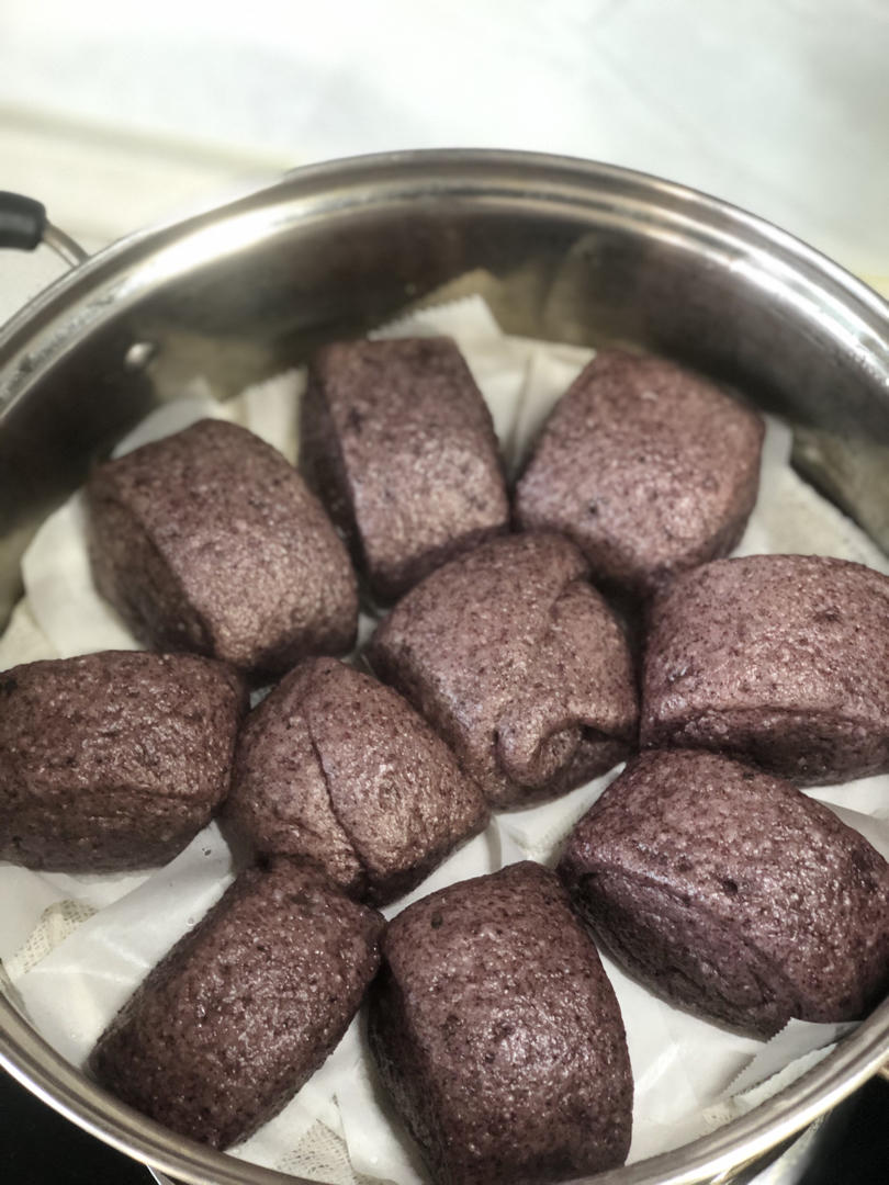 黑米粉刀切馒头