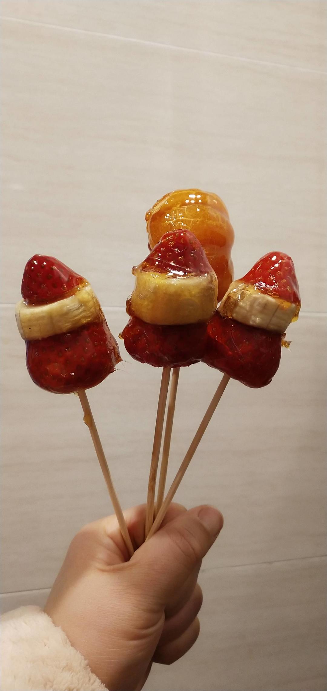 酸甜酥脆的冰糖葫芦：草莓&蜜橘