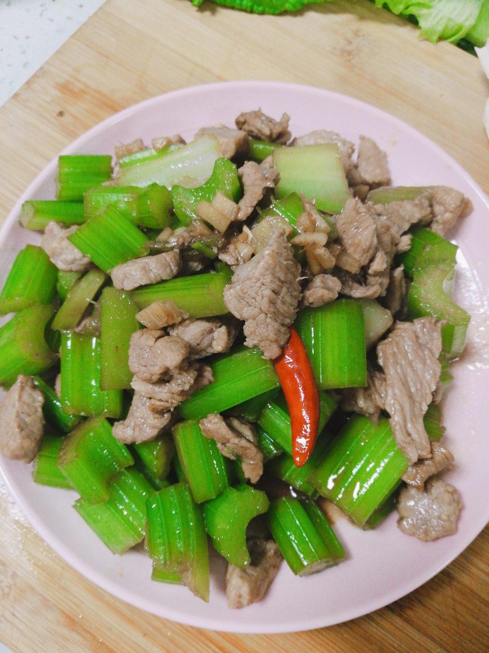 西芹炒肉