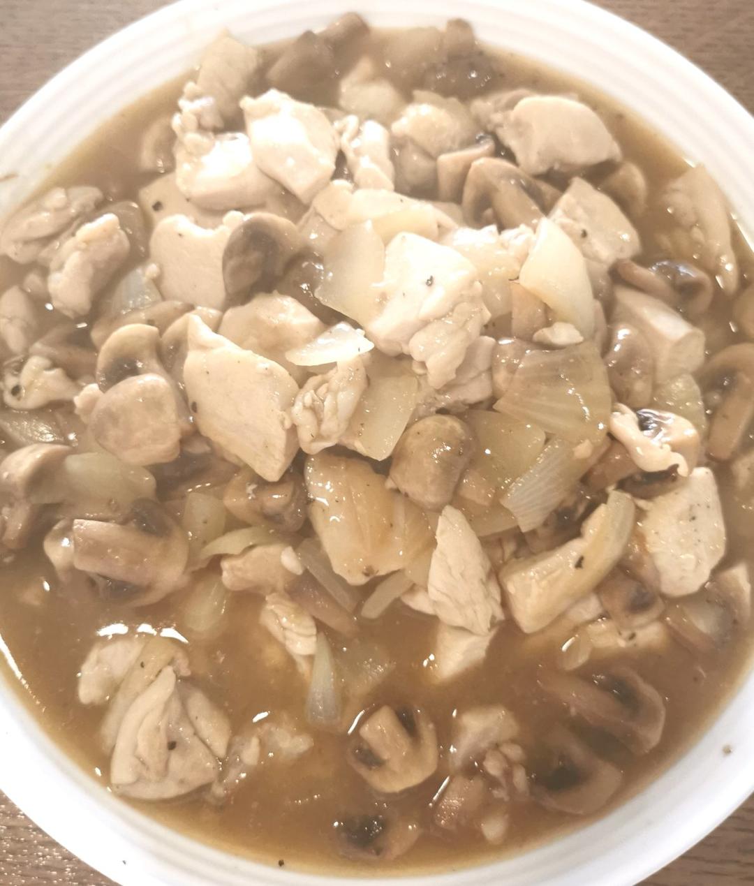 蘑菇鸡肉饭