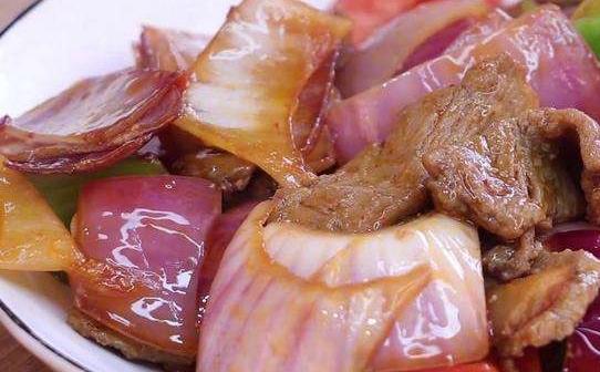 洋葱炒肉的做法