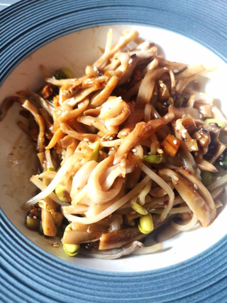 比肉还好吃的【手撕凉拌杏鲍菇】，上桌扫光光