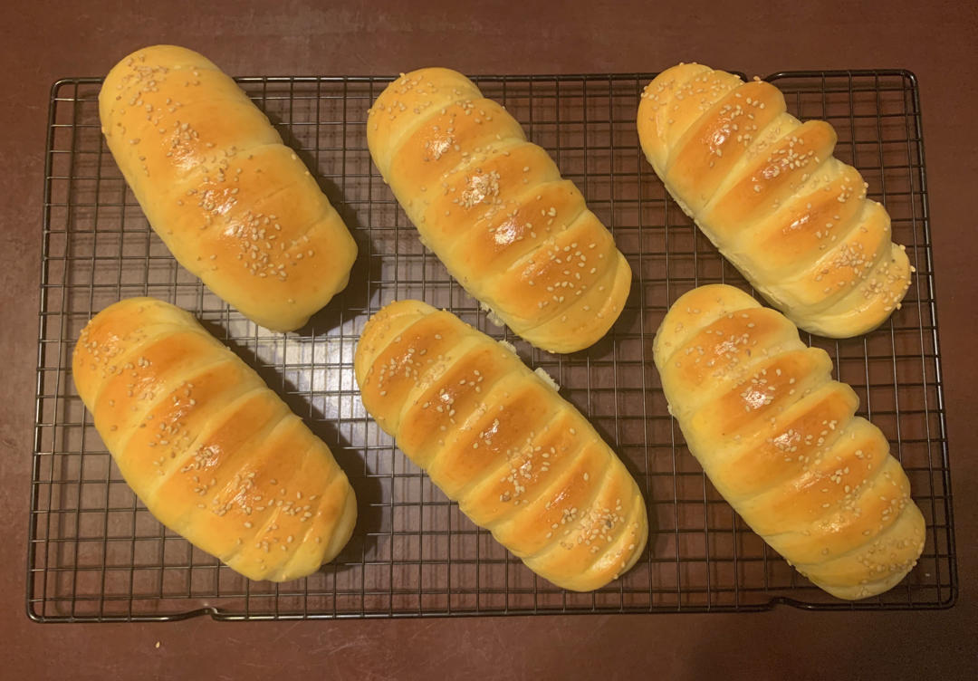 一次性发酵毛毛虫芝士香肠面包