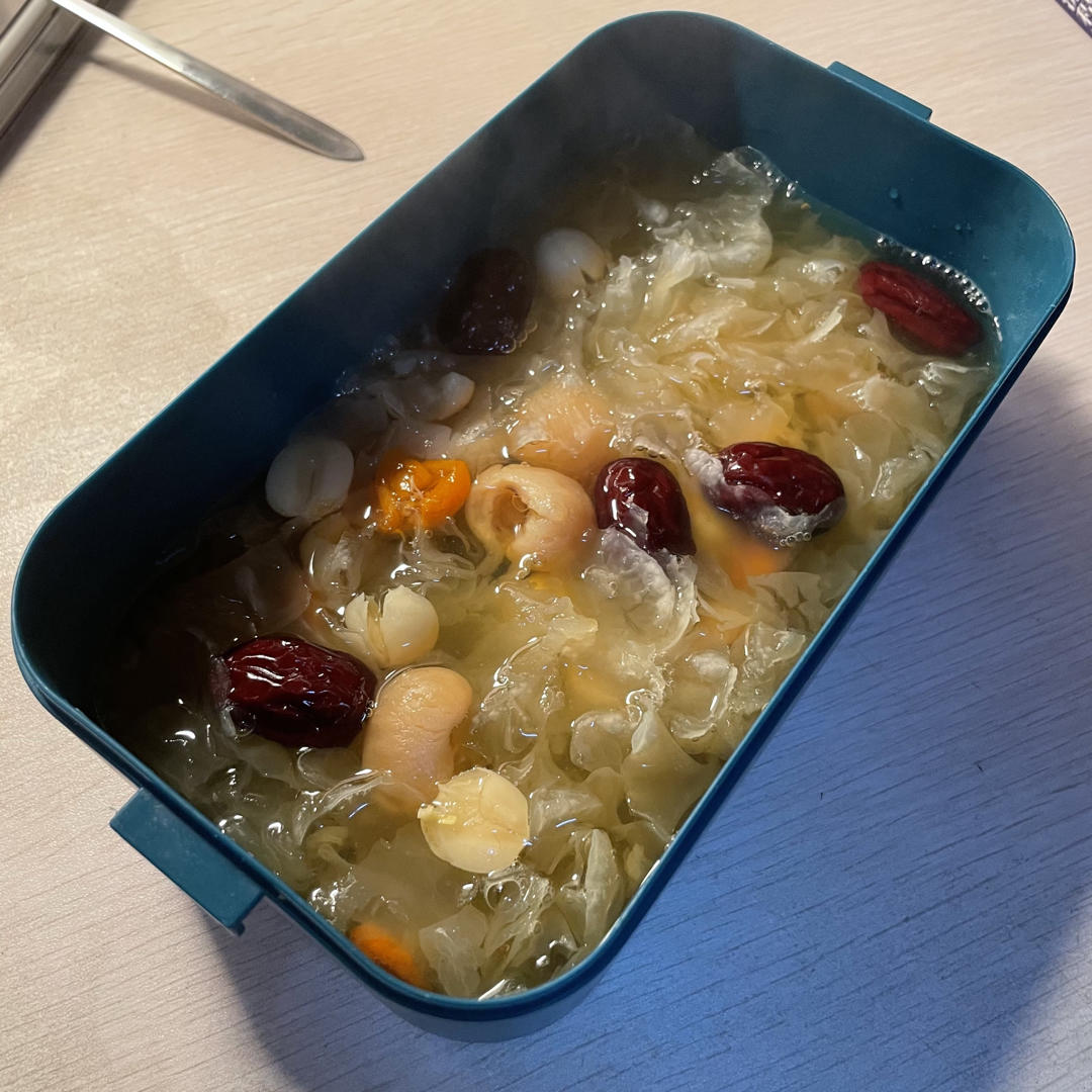 红枣银耳莲子羹