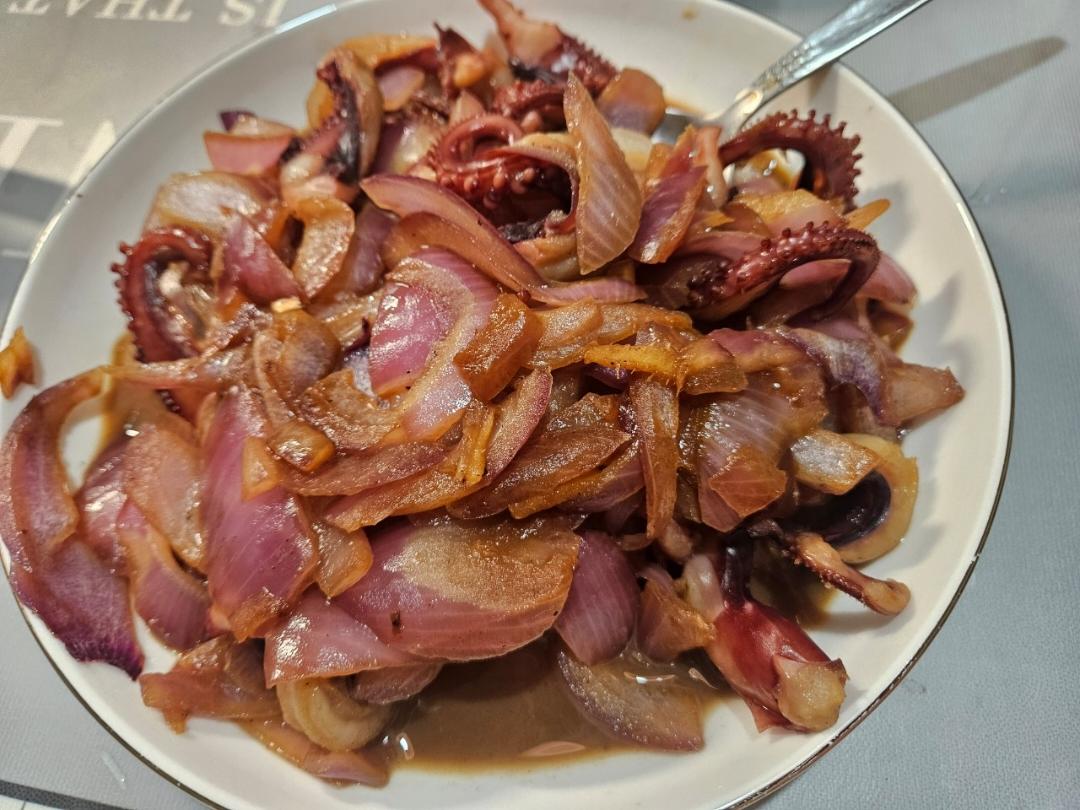 爆炒鱿鱼须，加上这一步，可以与铁板鱿鱼媲美