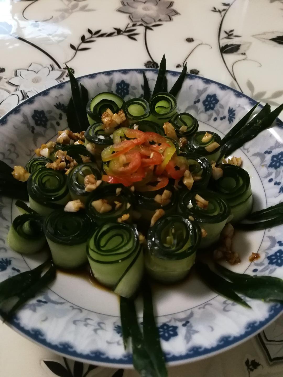 换个造型更美好——响油黄瓜卷