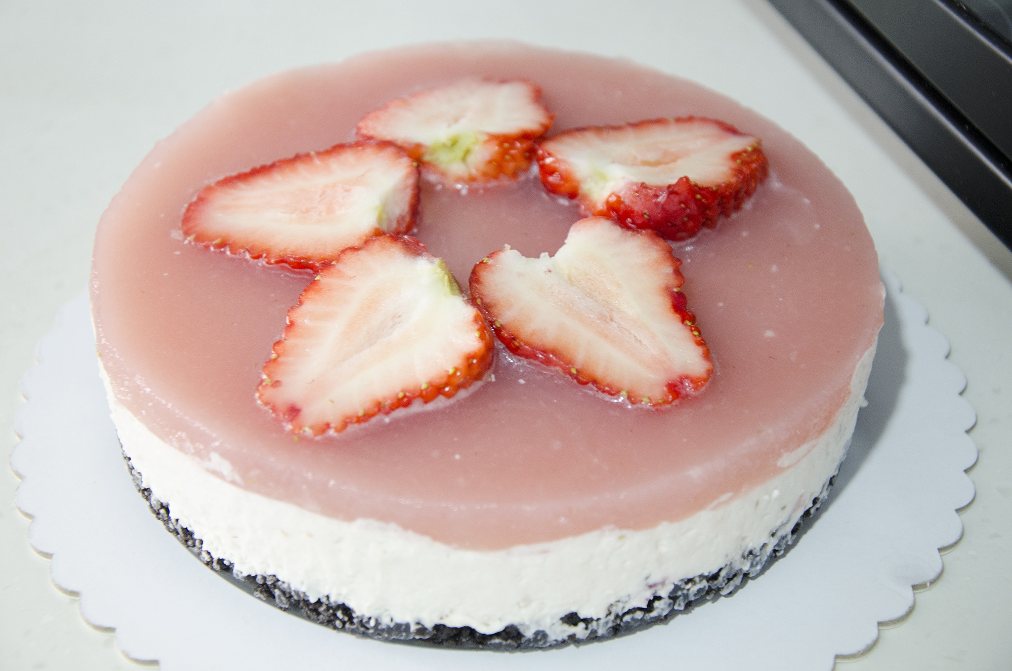 草莓果粒冻芝士蛋糕