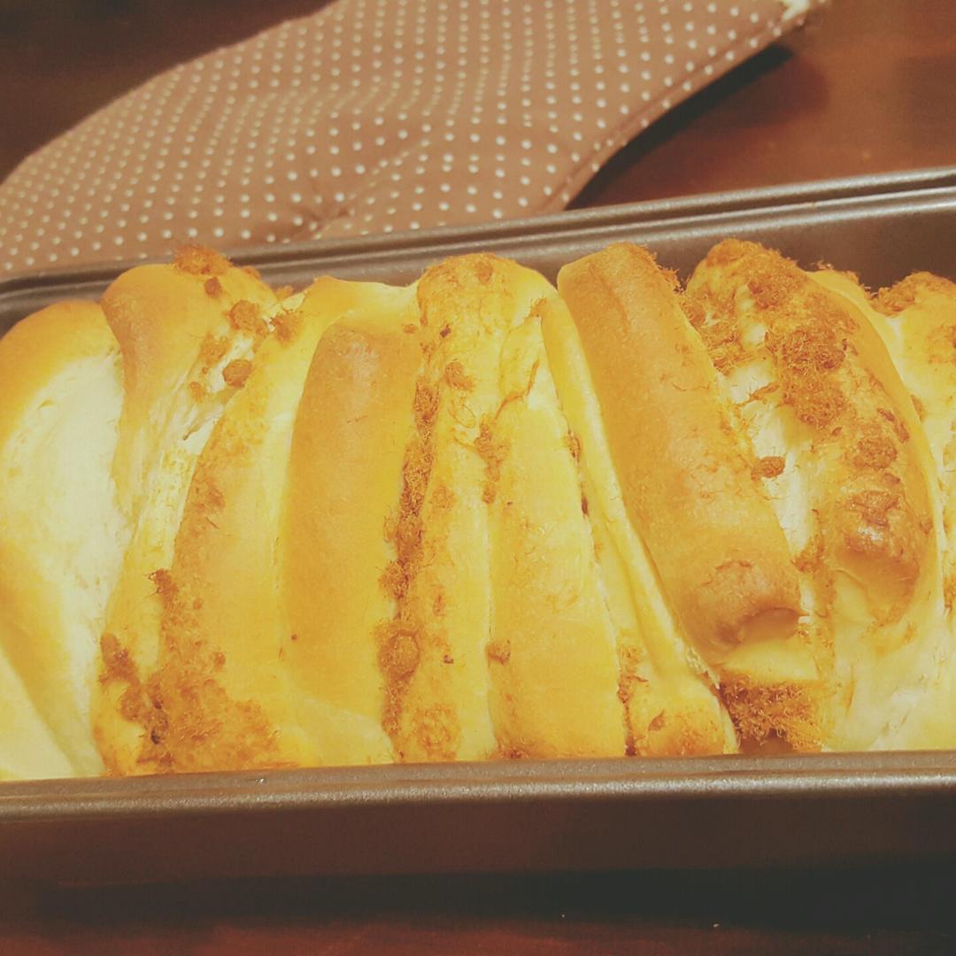 手撕千层肉松面包