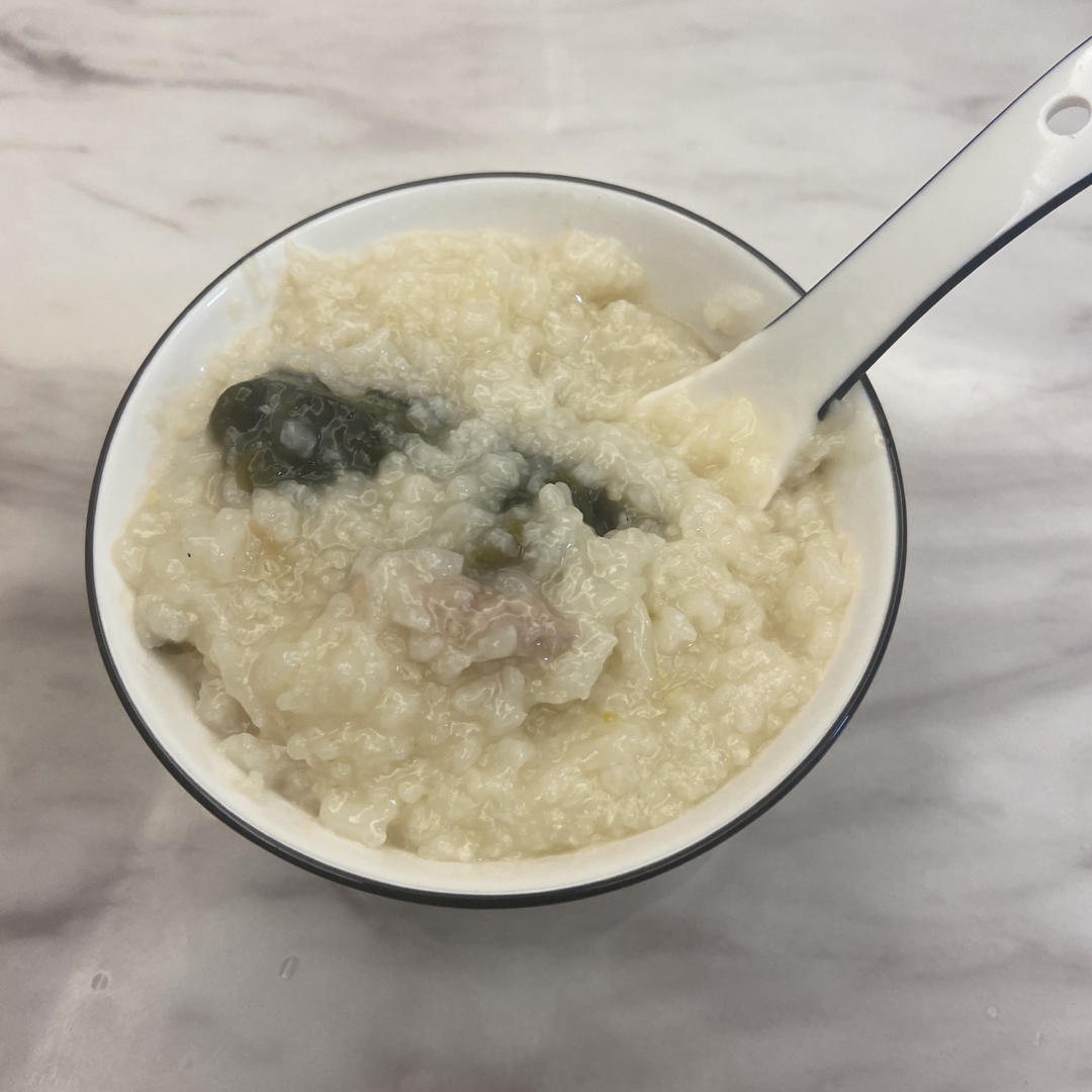 妈妈👩教我做的皮蛋瘦肉粥🥣简单快捷美味😋