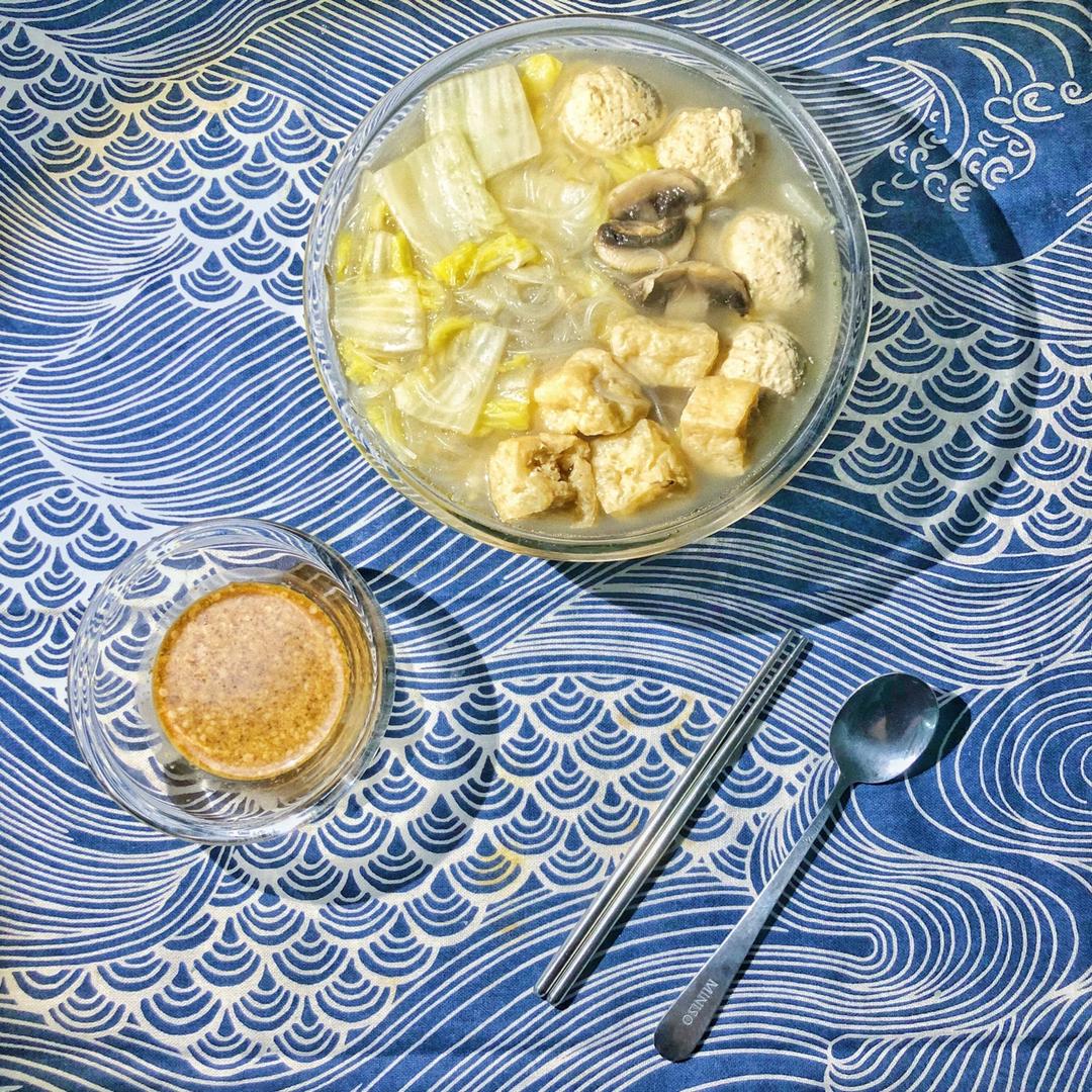 鸡肉丸子青菜汤