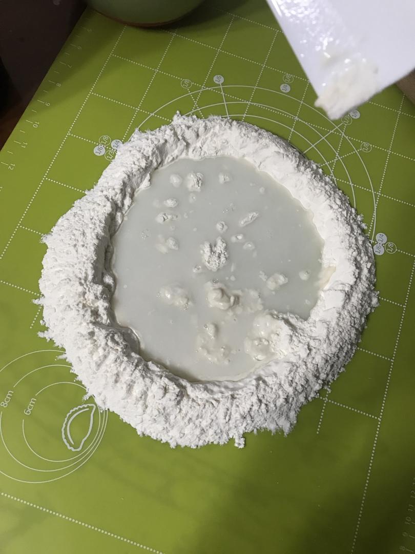 頭露教你面团怎么揉？？饺子皮怎么擀？