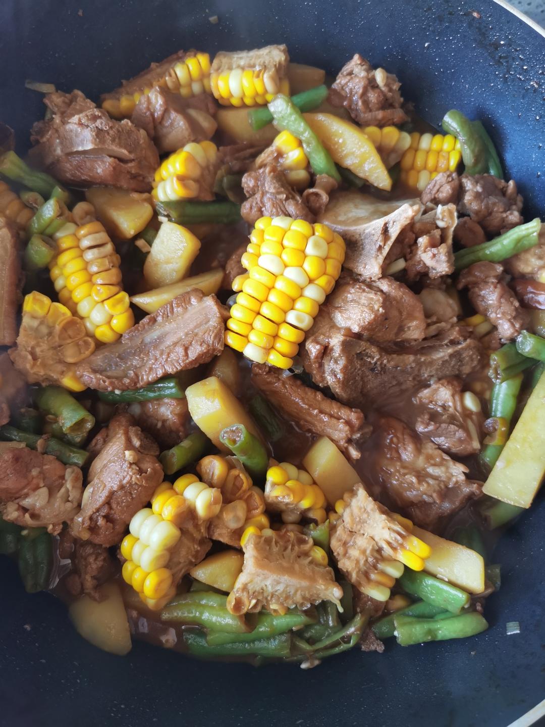 硬菜代表--排骨炖豆角土豆（豆角焖面胚子）