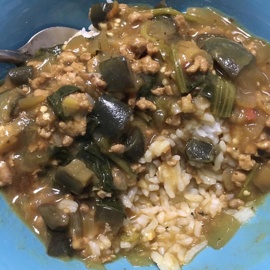 茄子绞肉咖喱饭
