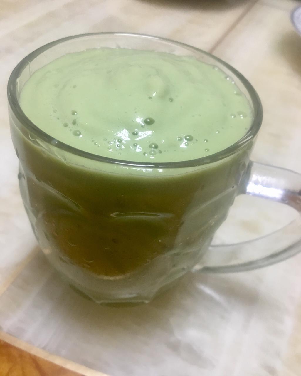 牛油果香蕉奶昔