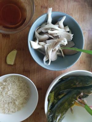 阴米黄颡鱼汤(小黄鱼)的做法 步骤1
