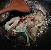 【纯原创】白蟹丝瓜美极鲜汤的做法 步骤3