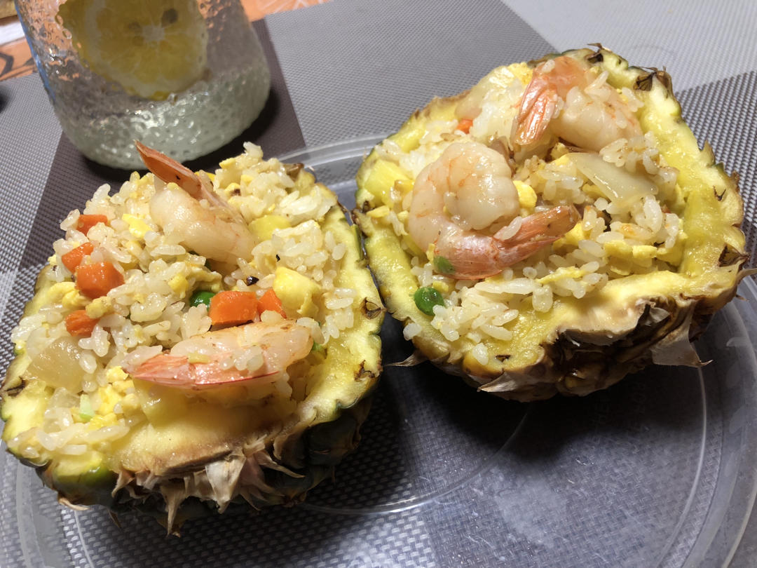 虾仁菠萝炒饭