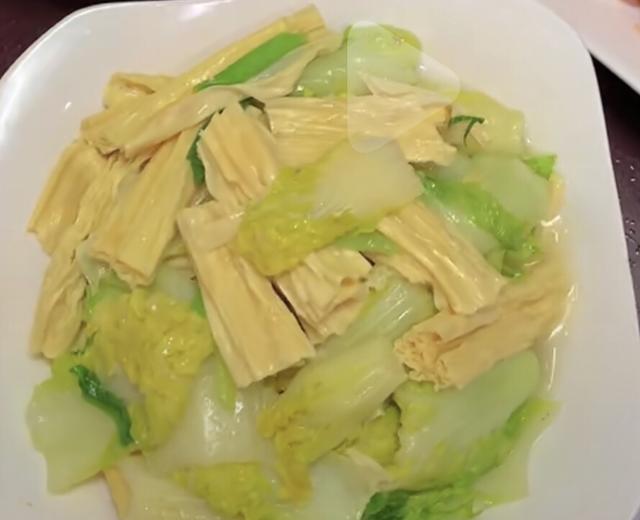 白菜叶炒腐竹的做法