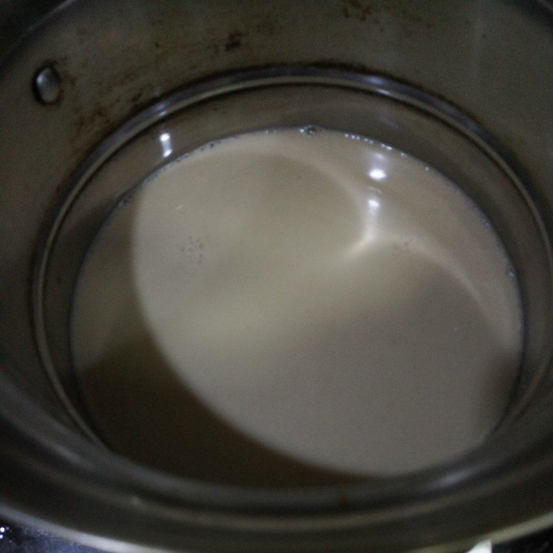 浓浓的锅煮奶茶