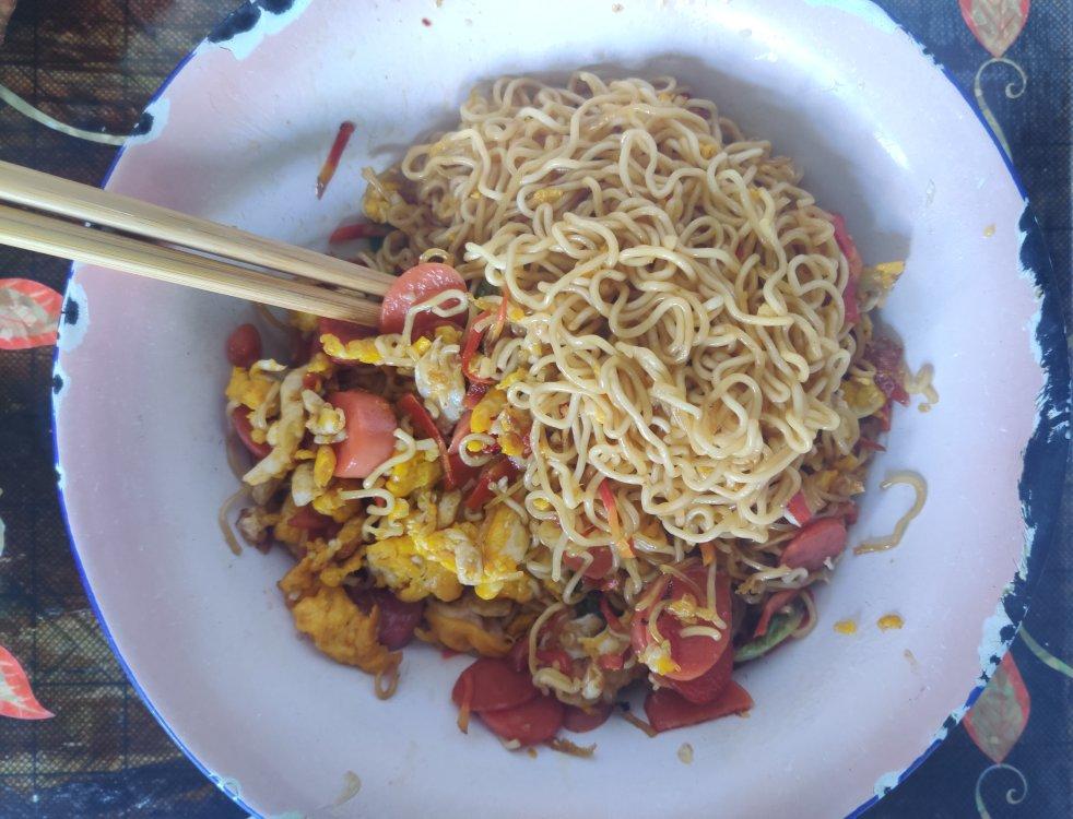 秒杀路边摊的炒方便面